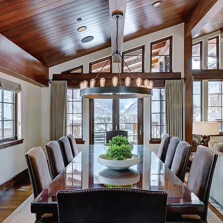 Luxury Mountainside 5Br Halet In Vail Village